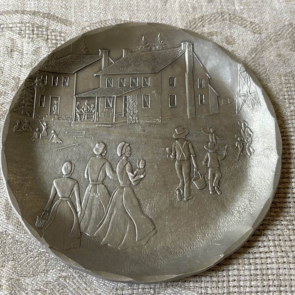 Wendell August Forged Forge Amish school house etched scene small Plate